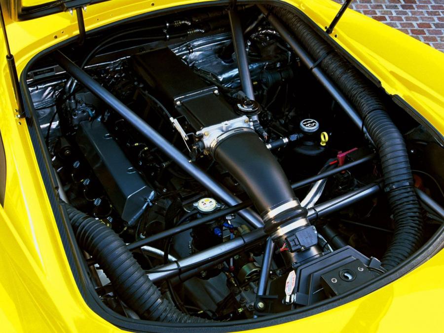 Моторный отсек Saleen S7 2000 года  (фото 14 из 54)